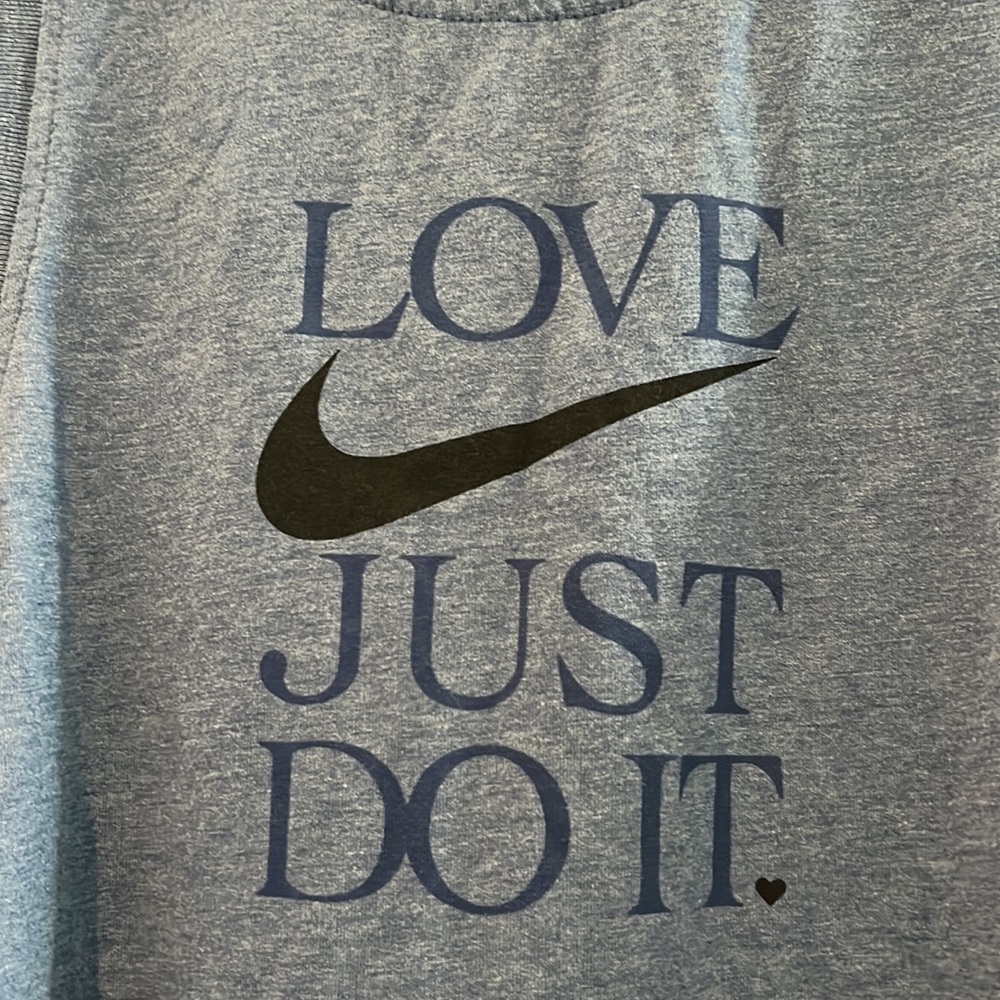 Nike Exercise Tank - Picture 2 of 4